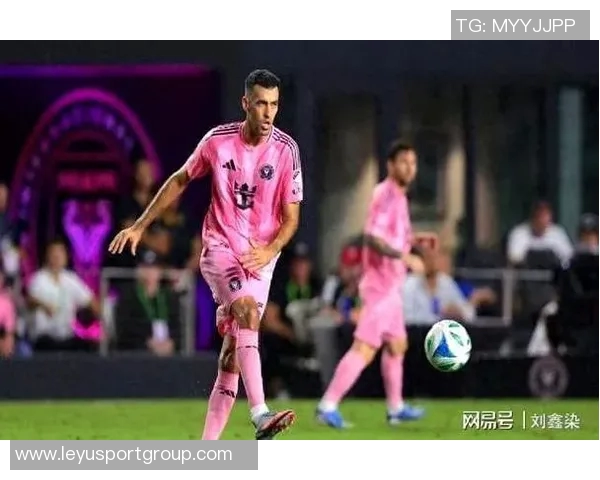 冲击最后一冠阿尔巴社媒晒合照激励队友共同争夺荣誉