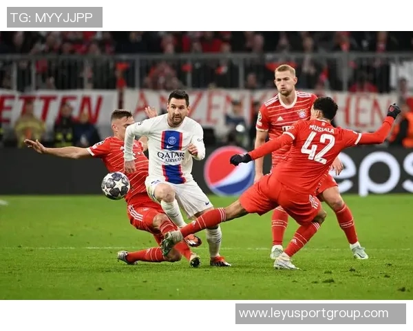 德天空报道拜仁追逐费耶诺德19岁右后卫吉瓦罗雷德英超多队同样关注